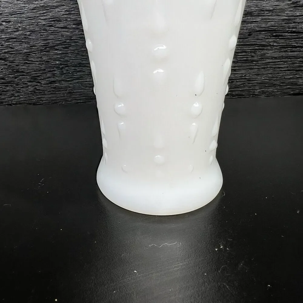 Vintage Anchor Hocking Teardrop & Pearl Scalloped Milk Glass Flower Vase 7